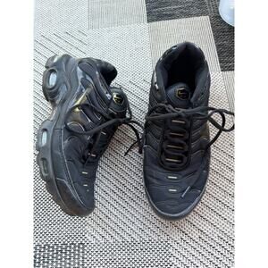 Nike Air Max Plus Black Gold Mens 8.5 Sneaker CU3454-001 Lace Up Running Shoes